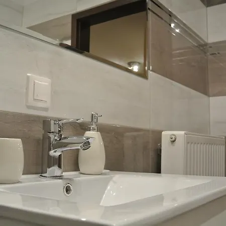 City House - Golden Apartment
