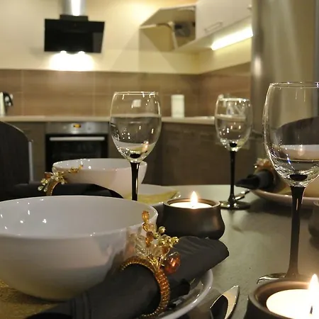 City House - Golden Apartment *
